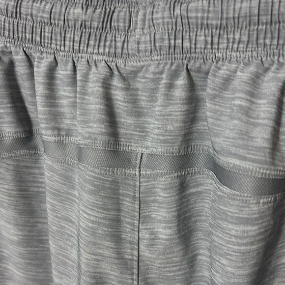 lululemon men’s Gray Athletic Shorts with Drawstring - Picture 4 of 11